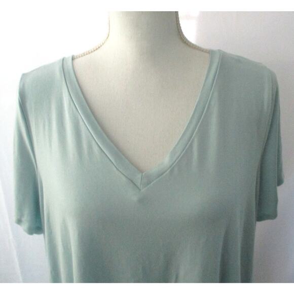 Cupio Women's Plus Blue Short Sleeve Stretch V-neck Tee Shirt Size 1X - Picture 2 of 9